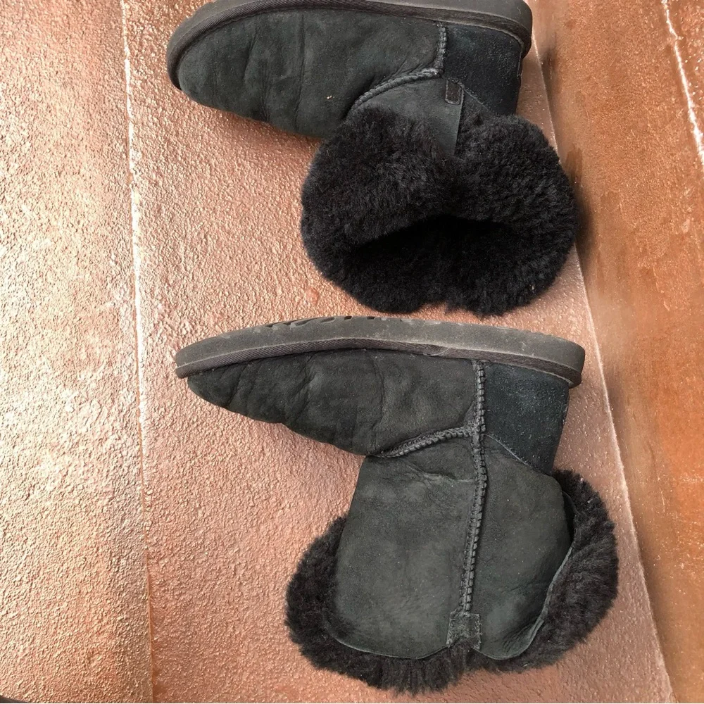 Ugg Womens Bailey Button II Boots Size 6 Black‎ Sheepskin Style 5803